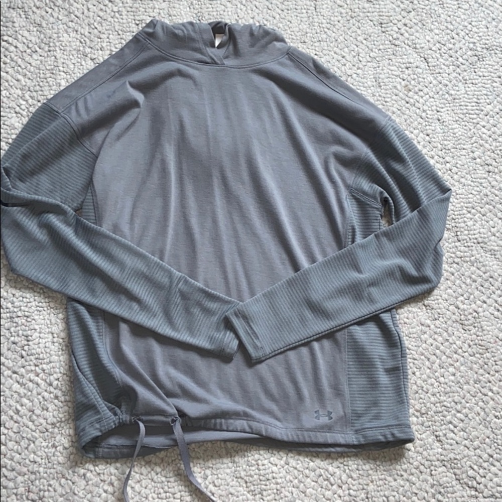 Under armor hooded t shirt